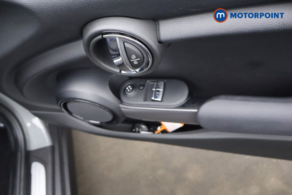 Mini Hatchback Cooper Manual Petrol Hatchback - Stock Number (1594941) - 13th supplementary image