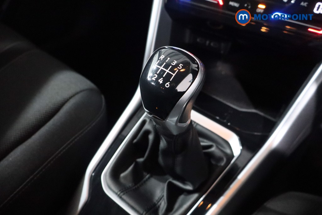 Volkswagen T-Roc Life Manual Petrol SUV - Stock Number (1595135) - 14th supplementary image