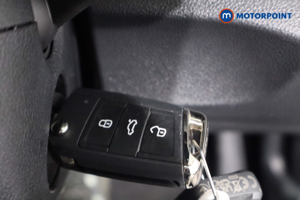 Volkswagen T-Roc R-Line Automatic Petrol SUV - Stock Number (1595138) - 13th supplementary image