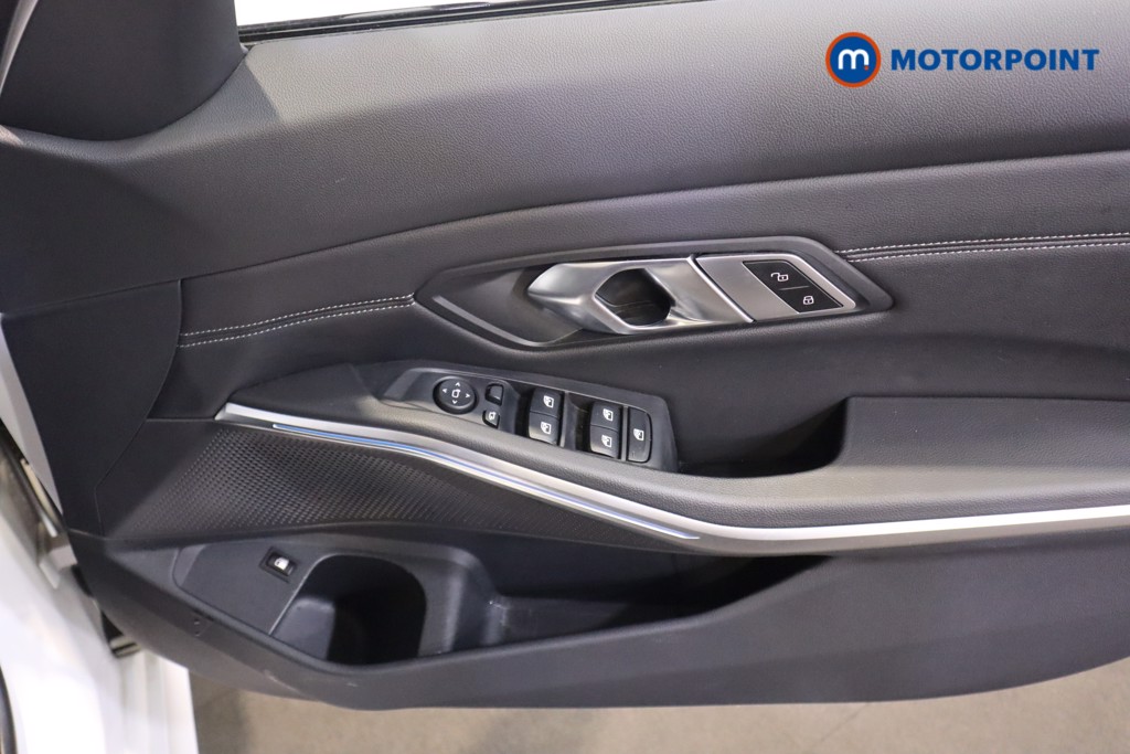 BMW 3 Series M Sport Automatic Petrol Plug-In Hybrid Saloon - Stock Number (1595178) - 9th supplementary image