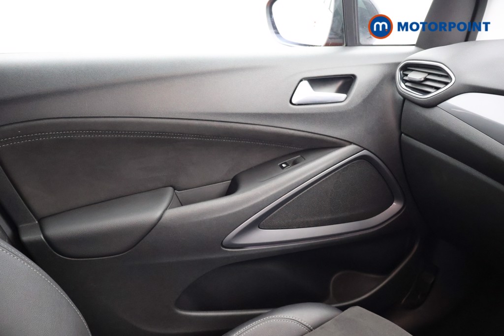 Vauxhall Crossland Ultimate Manual Diesel SUV - Stock Number (1580426) - 12th supplementary image