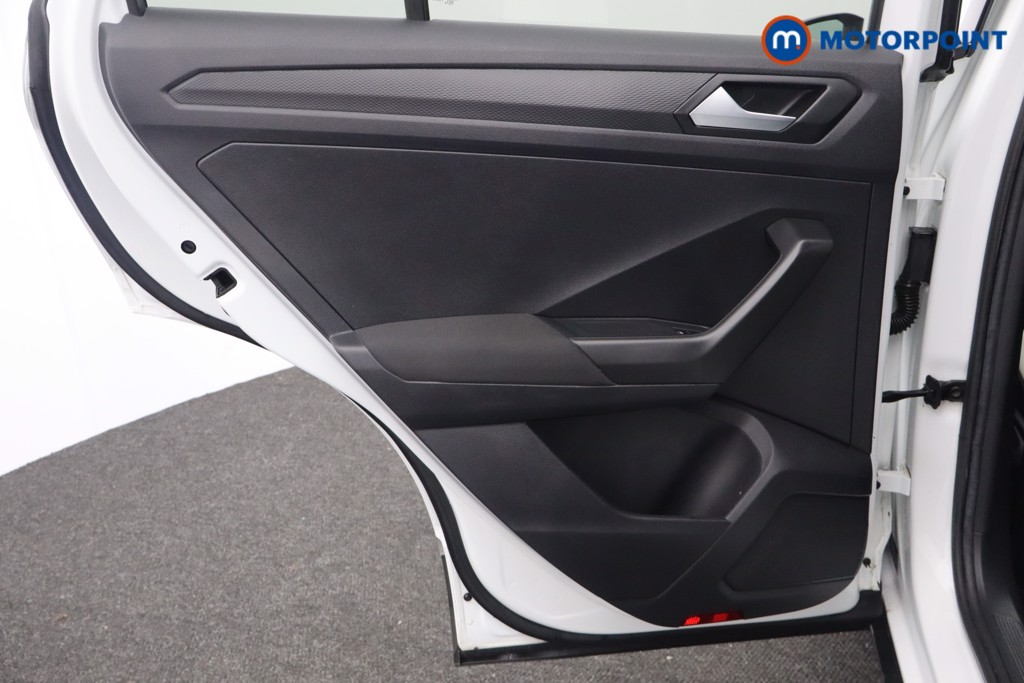 Volkswagen T-Roc SEL Manual Petrol SUV - Stock Number (1584204) - 19th supplementary image
