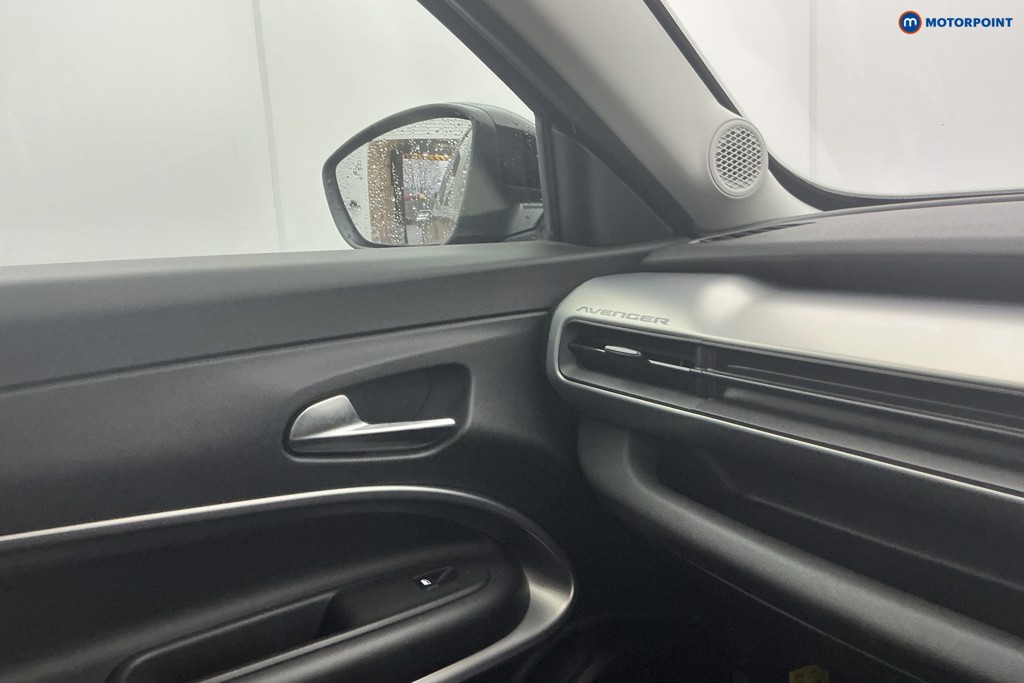 Jeep Avenger Summit Automatic Electric SUV - Stock Number (1586221) - 17th supplementary image