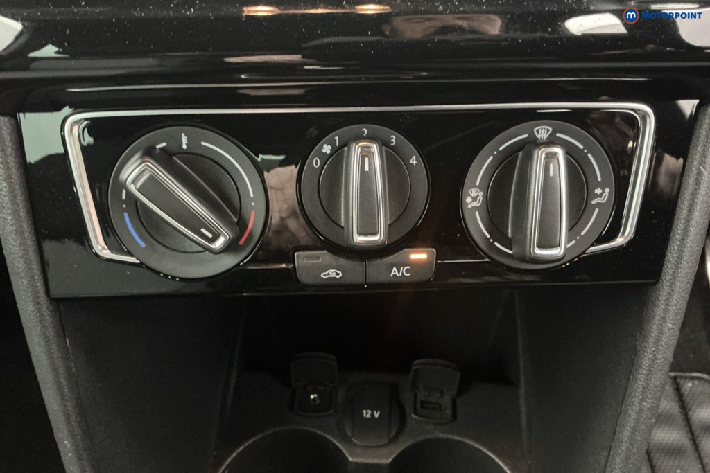 Volkswagen Polo R-Line Manual Petrol Hatchback - Stock Number (1586535) - 15th supplementary image