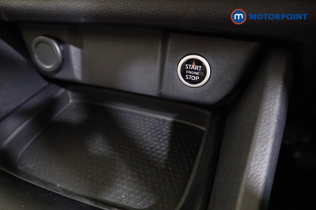 Nissan Qashqai Acenta Premium Manual Petrol SUV - Stock Number (1586909) - 8th supplementary image