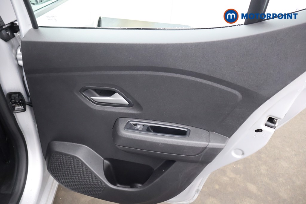 Dacia Sandero Expression Manual Petrol Hatchback - Stock Number (1592199) - 19th supplementary image