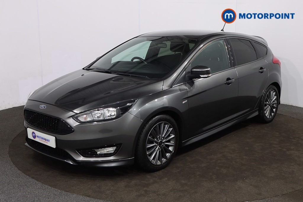 Ford Focus St-Line Manual Petrol Hatchback - Stock Number (1592313) - Passenger side front corner