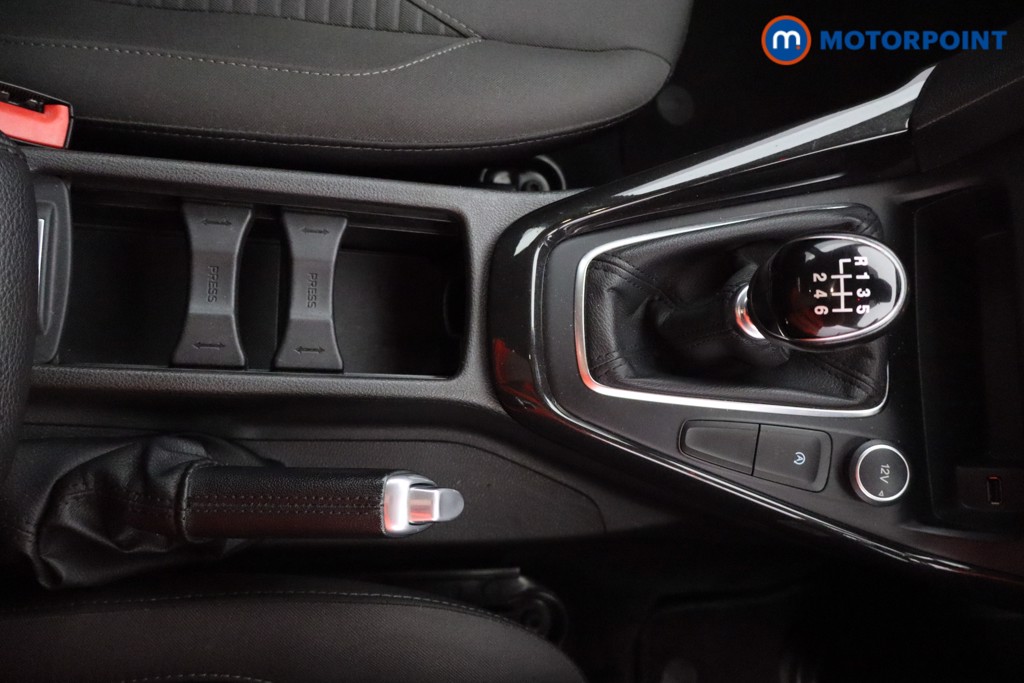 Ford Focus Titanium Manual Petrol Hatchback - Stock Number (1592878) - 8th supplementary image