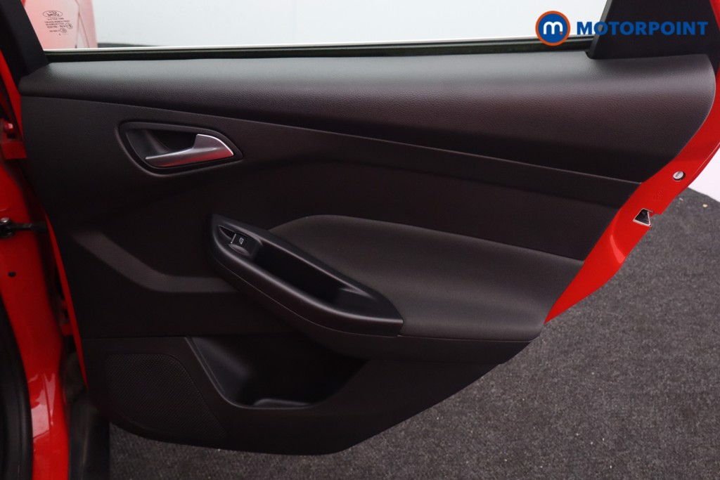 Ford Focus Titanium Manual Petrol Hatchback - Stock Number (1592878) - 18th supplementary image
