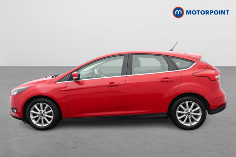 Ford Focus Titanium Manual Petrol Hatchback - Stock Number (1592878) - Passenger side