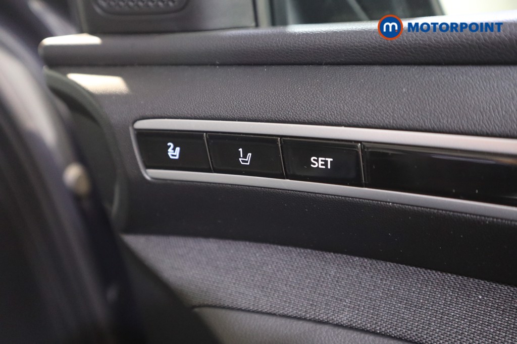 Hyundai Tucson Ultimate Manual Petrol SUV - Stock Number (1593126) - 15th supplementary image