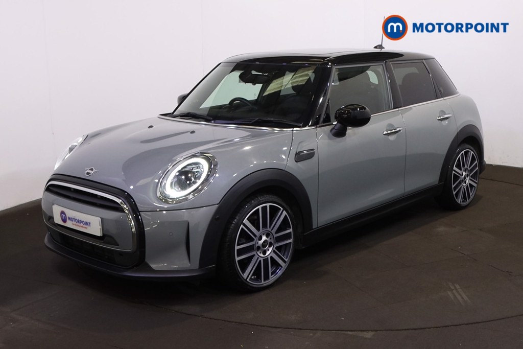 Mini Hatchback Cooper Exclusive Automatic Petrol Hatchback - Stock Number (1594073) - Passenger side front corner