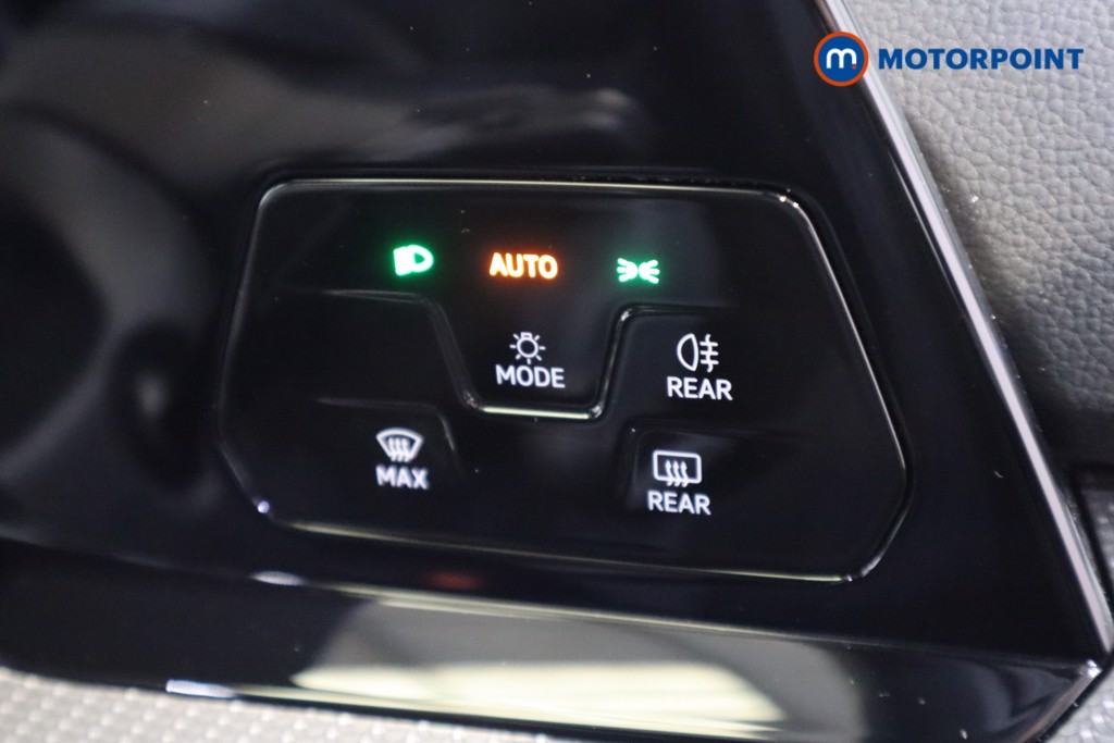 Volkswagen Golf R-Line Automatic Petrol Hatchback - Stock Number (1595161) - 12th supplementary image