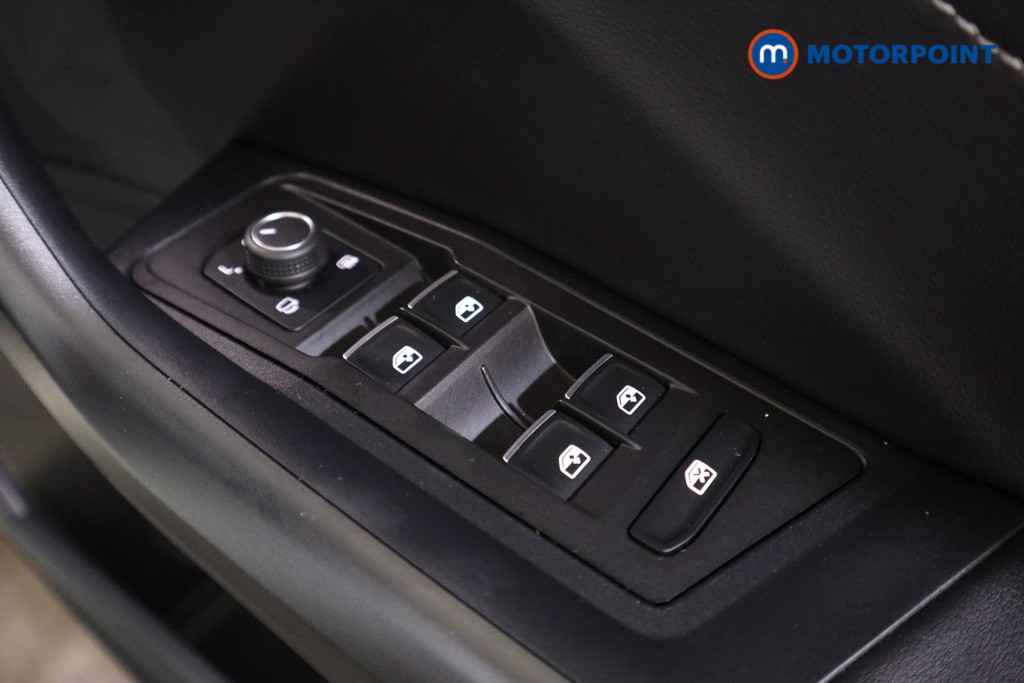 Volkswagen T-Roc R-Line Manual Petrol SUV - Stock Number (1595174) - 14th supplementary image