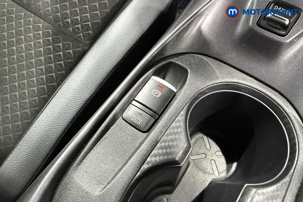 Nissan Juke N-Connecta Manual Petrol SUV - Stock Number (1566100) - 7th supplementary image