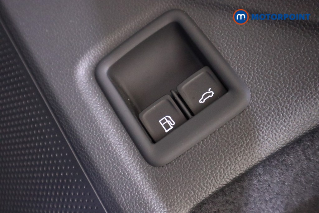 Volkswagen Passat Life Automatic Petrol Plug-In Hybrid Estate - Stock Number (1578144) - 9th supplementary image