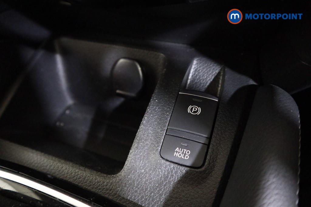 Nissan Qashqai N-Connecta Automatic Petrol SUV - Stock Number (1582328) - 9th supplementary image