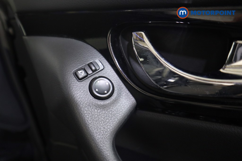 Nissan Qashqai N-Connecta Automatic Petrol SUV - Stock Number (1582328) - 12th supplementary image