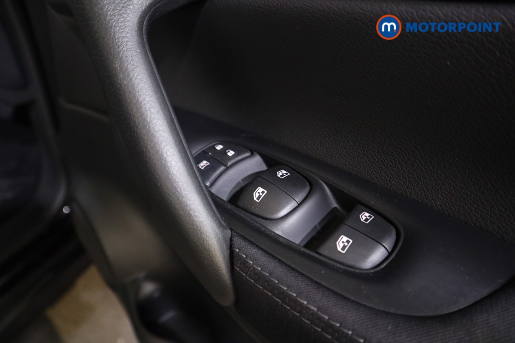 Nissan Qashqai N-Connecta Automatic Petrol SUV - Stock Number (1582328) - 13th supplementary image