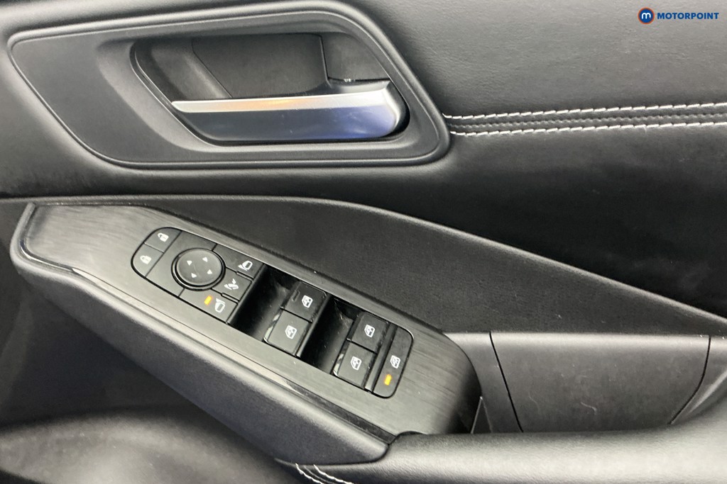 Nissan Qashqai Acenta Premium Automatic Petrol SUV - Stock Number (1586453) - 23rd supplementary image