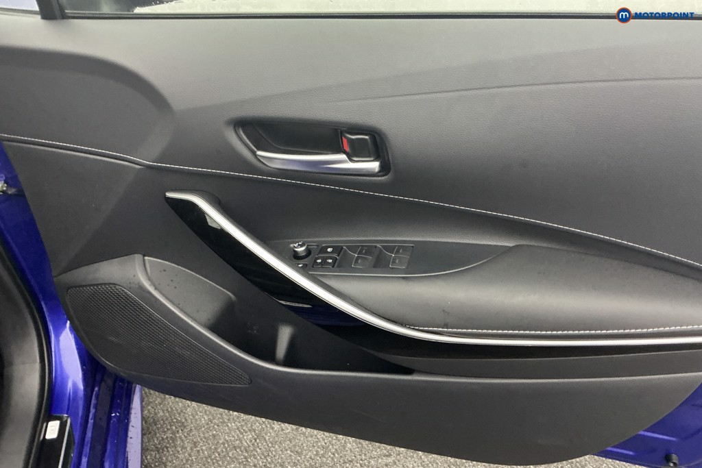 Toyota Corolla Excel Automatic Petrol-Electric Hybrid Hatchback - Stock Number (1587246) - 20th supplementary image