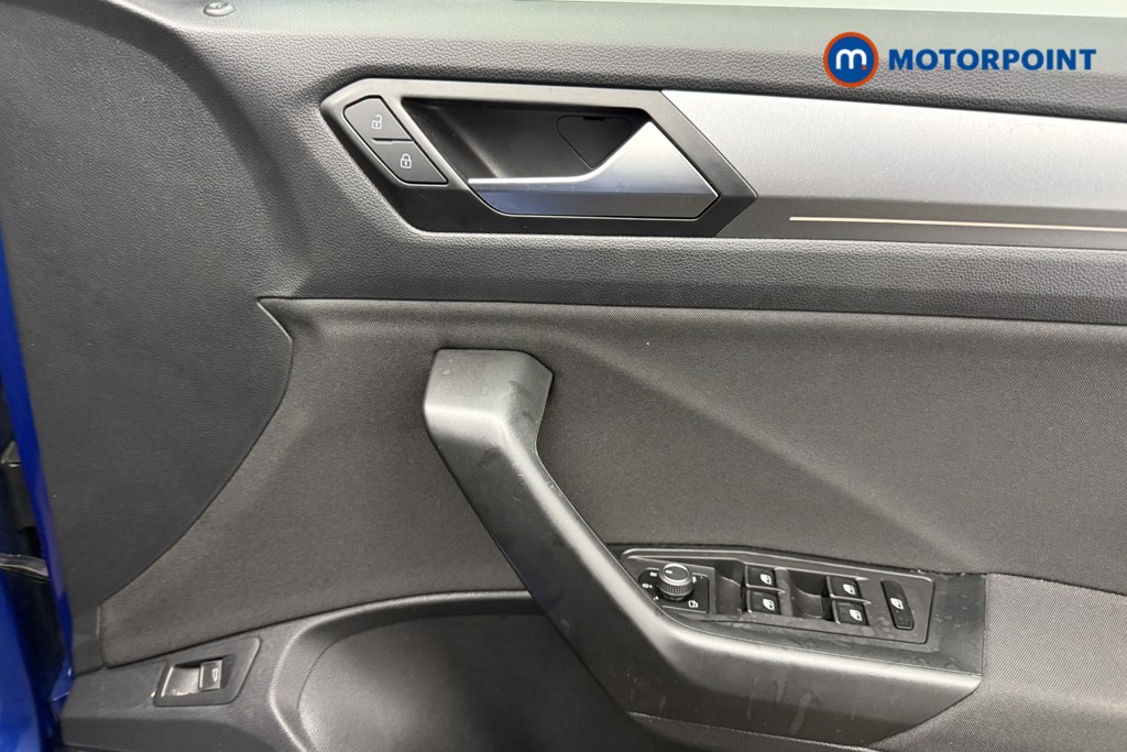 Volkswagen T-Roc Active Manual Petrol SUV - Stock Number (1587695) - 15th supplementary image