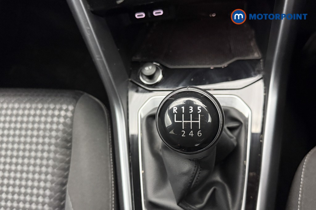 Volkswagen T-Roc Active Manual Petrol SUV - Stock Number (1587695) - 19th supplementary image