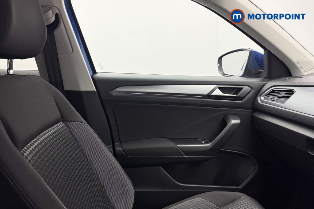 Volkswagen T-Roc Active Manual Petrol SUV - Stock Number (1587695) - 22nd supplementary image