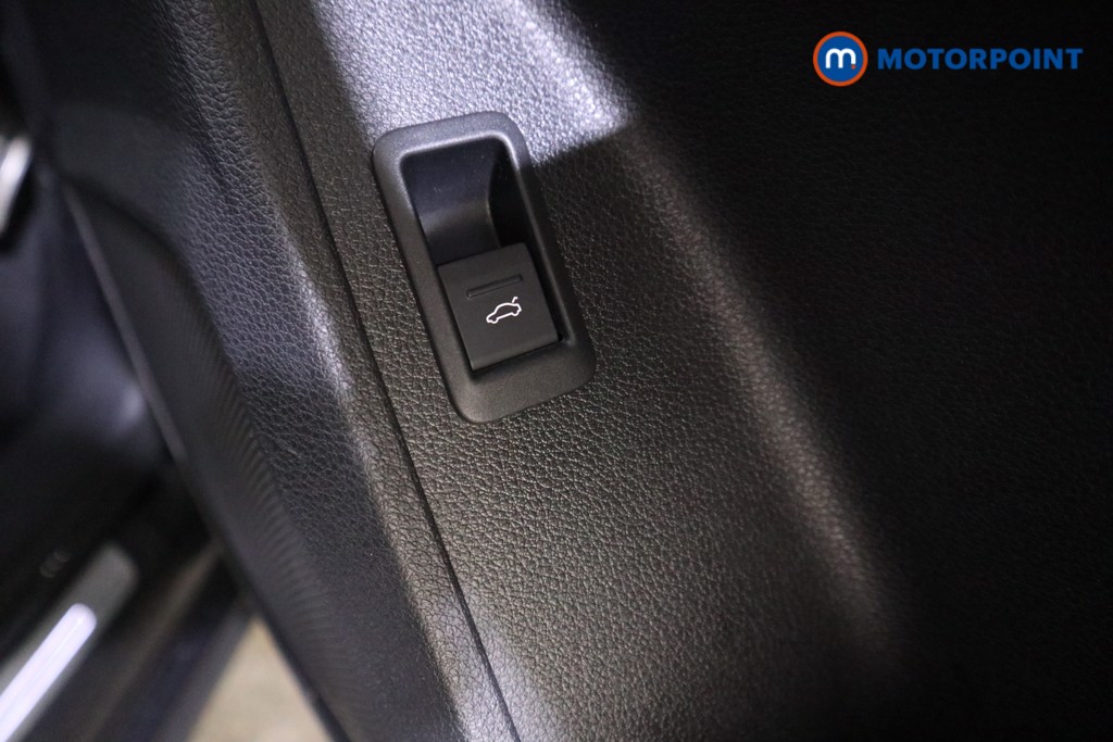 Audi Q3 S Line Manual Petrol SUV - Stock Number (1590103) - 14th supplementary image