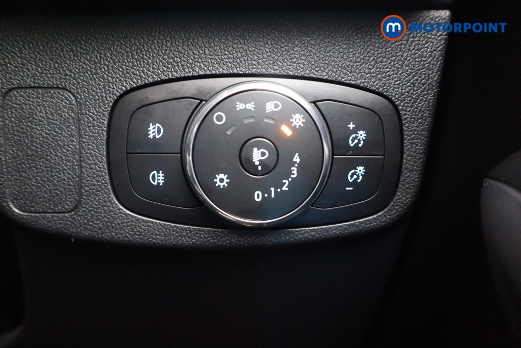 Ford Focus St-Line Vignale Manual Petrol Hatchback - Stock Number (1592744) - 9th supplementary image