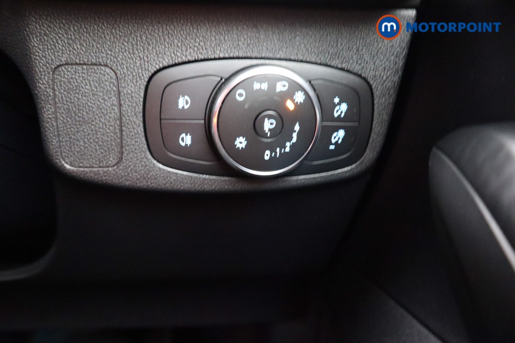 Ford Focus Titanium Automatic Petrol Hatchback - Stock Number (1593310) - 7th supplementary image