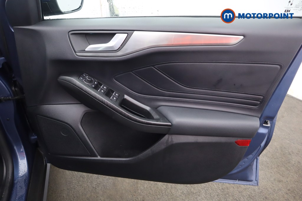 Ford Focus Titanium Automatic Petrol Hatchback - Stock Number (1593310) - 16th supplementary image