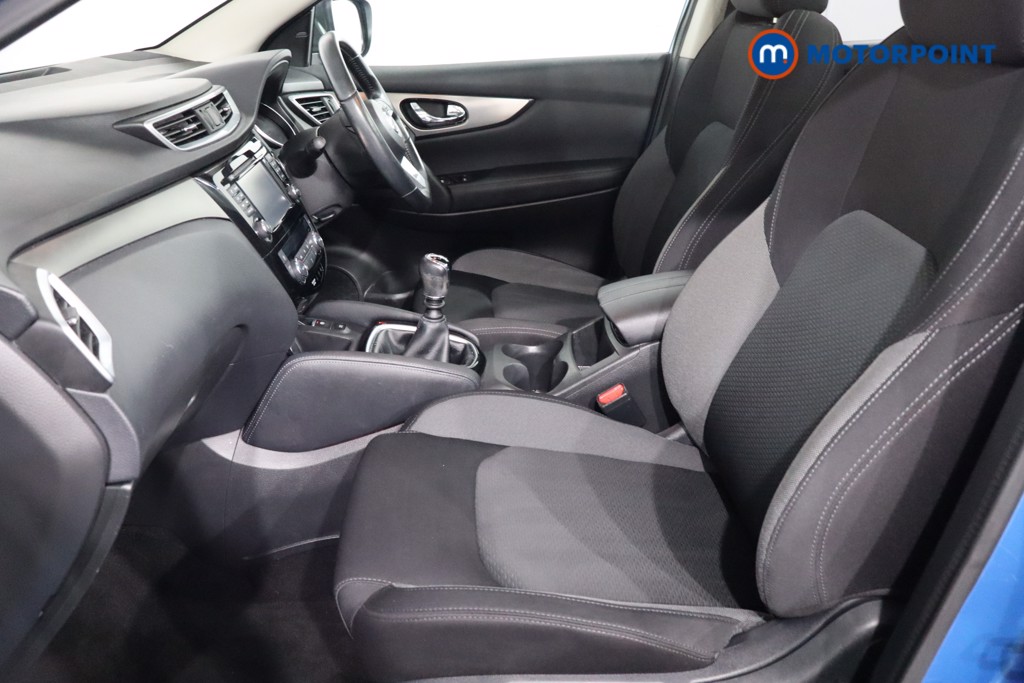 Nissan Qashqai N-Connecta Manual Petrol SUV - Stock Number (1593408) - 4th supplementary image