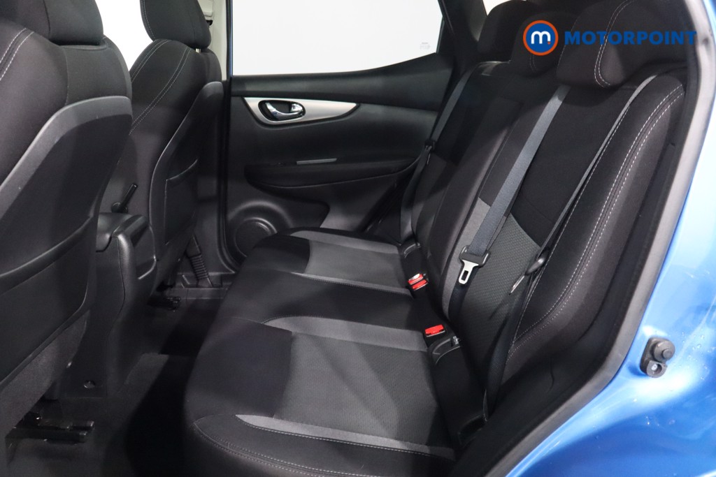 Nissan Qashqai N-Connecta Manual Petrol SUV - Stock Number (1593408) - 5th supplementary image