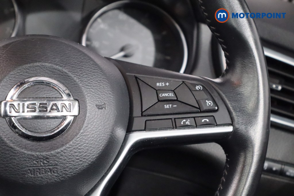 Nissan Qashqai N-Connecta Manual Petrol SUV - Stock Number (1593408) - 8th supplementary image