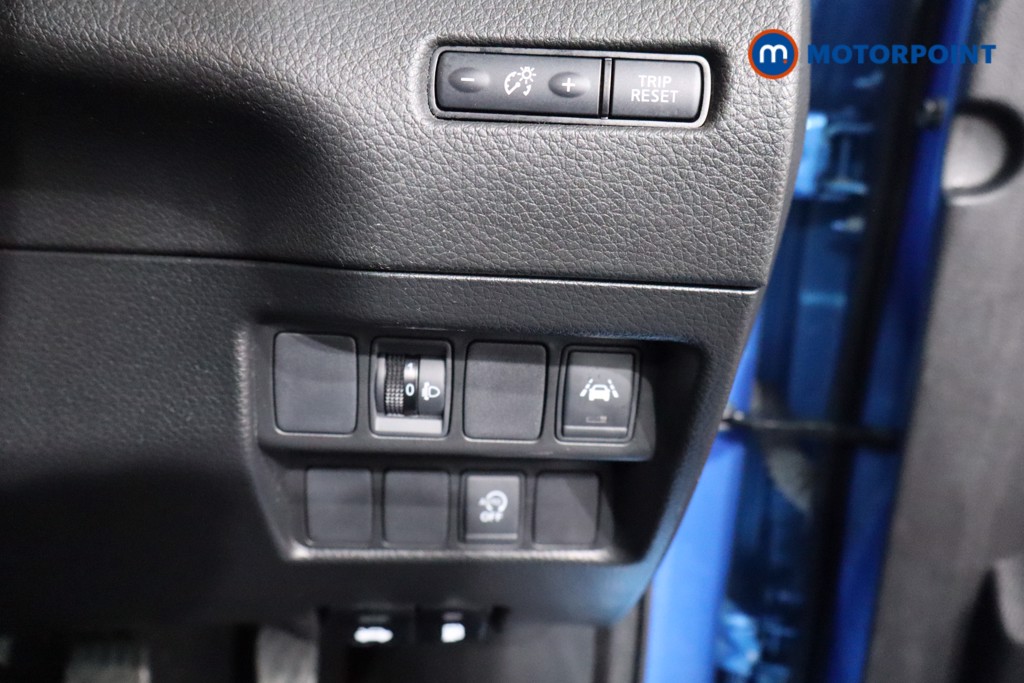 Nissan Qashqai N-Connecta Manual Petrol SUV - Stock Number (1593408) - 20th supplementary image