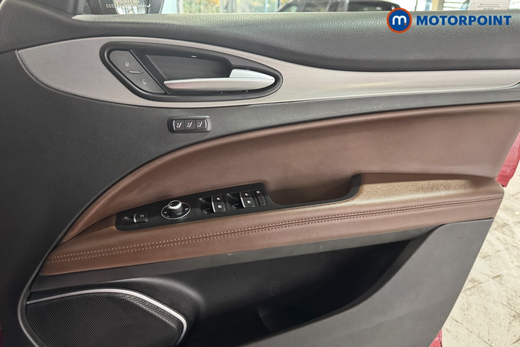 Alfa Romeo Stelvio Veloce Automatic Petrol SUV - Stock Number (1594363) - 14th supplementary image