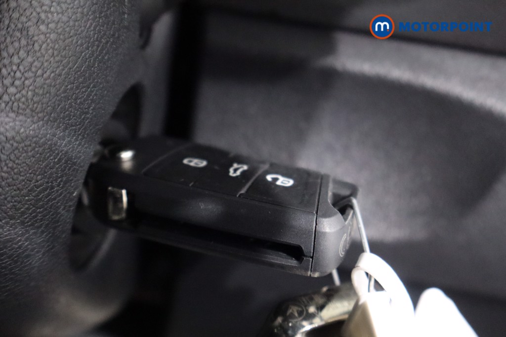 Volkswagen T-Roc R-Line Automatic Petrol SUV - Stock Number (1595142) - 13th supplementary image