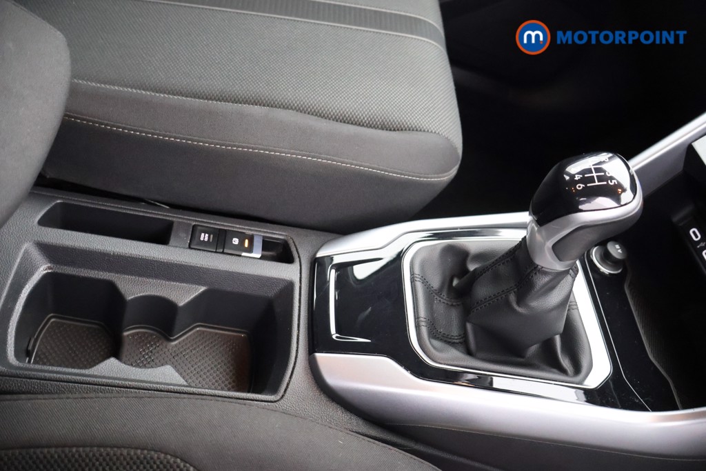 Volkswagen T-Roc Life Manual Petrol SUV - Stock Number (1595170) - 7th supplementary image