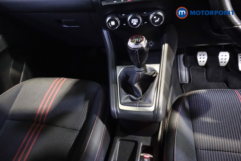 Renault Captur R.S. Line Manual Petrol SUV - Stock Number (1595350) - 7th supplementary image