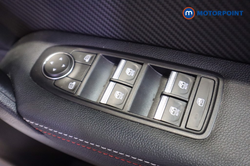 Renault Captur R.S. Line Manual Petrol SUV - Stock Number (1595350) - 12th supplementary image