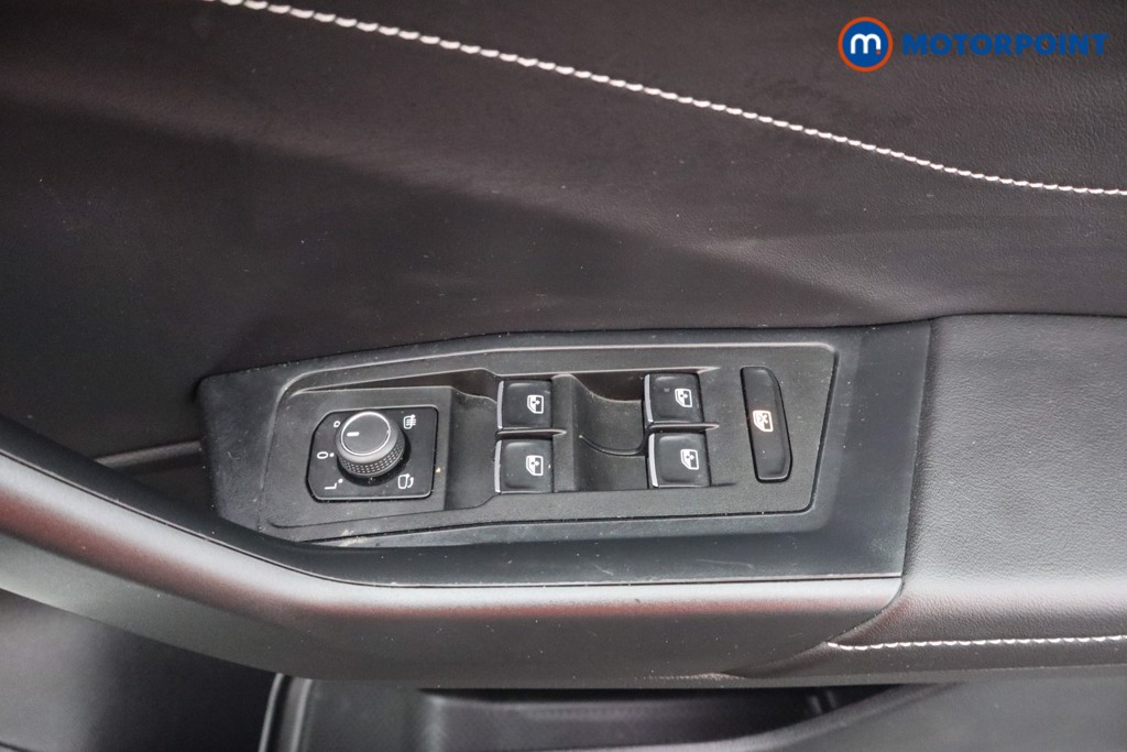 Volkswagen T-Roc Style Automatic Petrol SUV - Stock Number (1595746) - 11th supplementary image