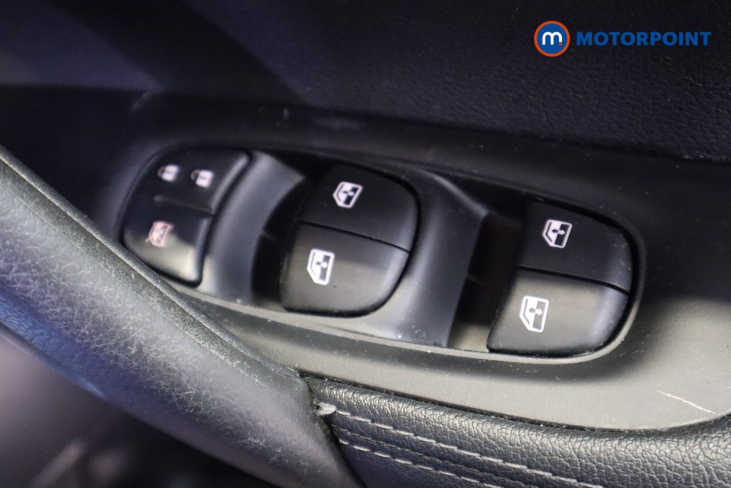 Nissan Qashqai Acenta Premium Manual Diesel SUV - Stock Number (1595927) - 11th supplementary image