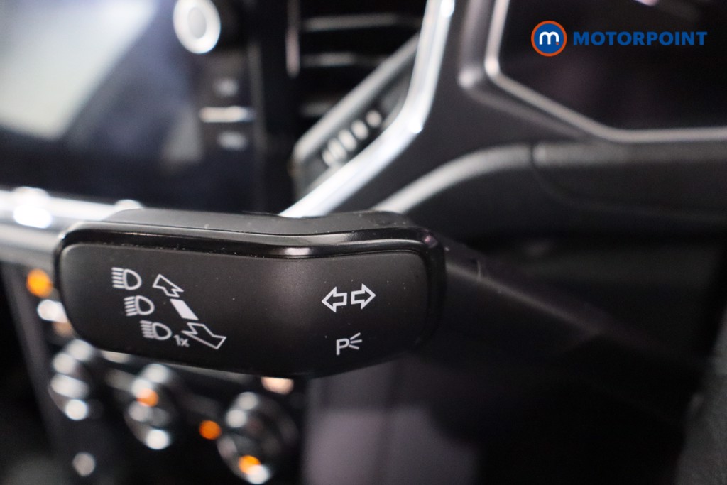 Volkswagen T-Roc R-Line Manual Petrol SUV - Stock Number (1596166) - 17th supplementary image