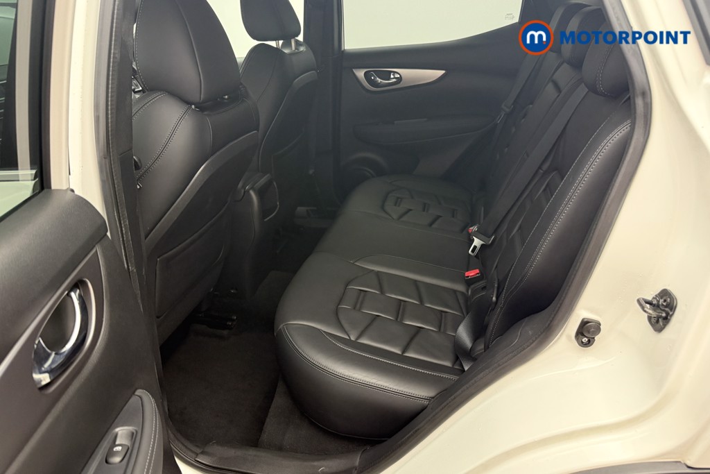 Nissan Qashqai Tekna-Plus Manual Diesel SUV - Stock Number (1556562) - 1st supplementary image