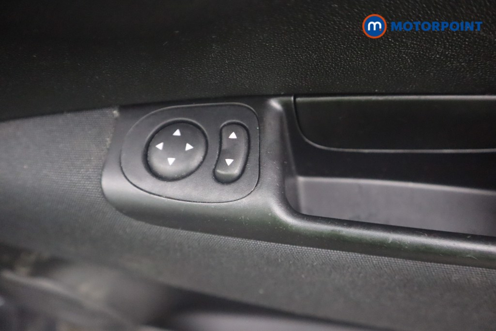 Fiat 500 Lounge Manual Petrol Hatchback - Stock Number (1577000) - 21st supplementary image