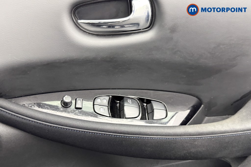 Nissan Leaf N-Connecta Automatic Electric Hatchback - Stock Number (1581940) - 16th supplementary image