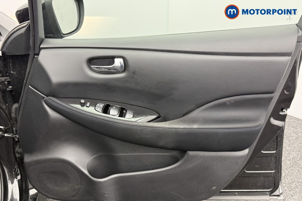 Nissan Leaf N-Connecta Automatic Electric Hatchback - Stock Number (1581940) - 17th supplementary image