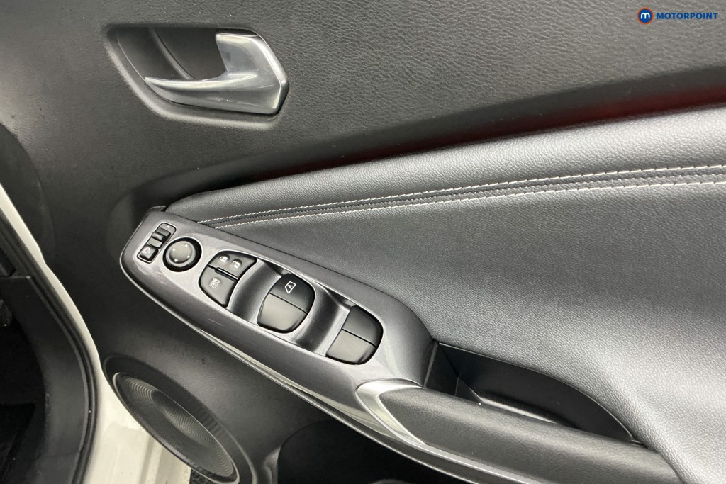 Nissan Juke Tekna Manual Petrol SUV - Stock Number (1587396) - 22nd supplementary image