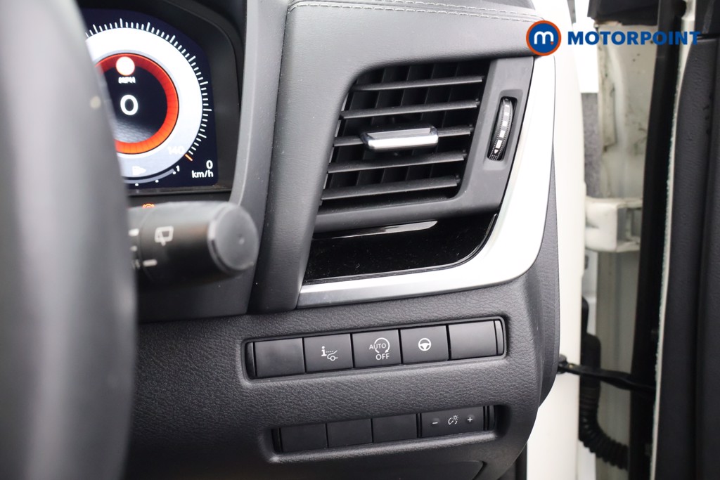 Nissan Qashqai Premiere Edition Manual Petrol SUV - Stock Number (1587747) - 7th supplementary image
